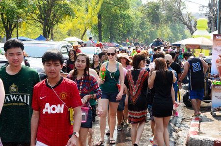 CHIANG MAI, THAILAND - APRIL 14   People enjoy splashing water together in songkran festival on April 14, 2014 in Chiang Mai, Thailand のeditorial素材