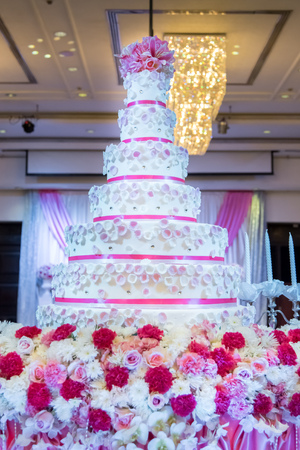 Wedding cake with flower decorationの写真素材