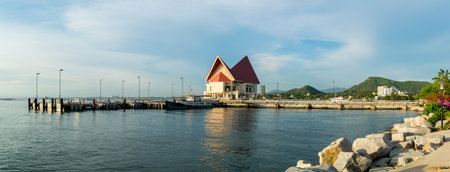 CHONBURI, THAILAND - JUNE 4 : Panorama view of Koh Loy Jetty on 4 June 2016 in Sriracha, Chonburi province, Thailandのeditorial素材