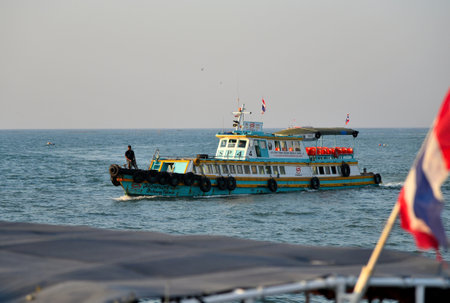 CHONBURI, THAILAND - DEC 22 : Passenger boat from Si Chang island to shore on 22 December 2017 in Chonburi, Thailandのeditorial素材