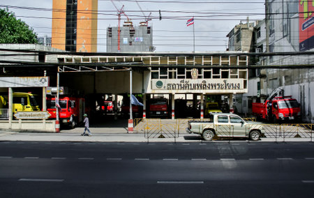 BANGKOK, THAILAND - 20 OCT : Phra Khanong Fire Station facade building on 20 October 2019 in Bangkok, Thailandのeditorial素材