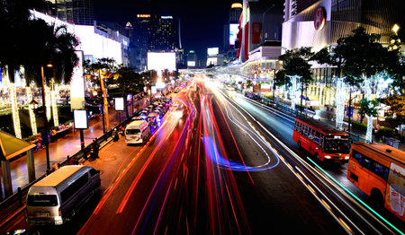 BANGKOK, THAILAND - 22 DEC : Night traffic with long exposure at Rajdamri road on 22 December 2019 in Bangkok, Thailandのeditorial素材