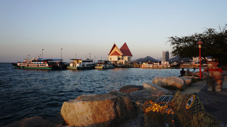 CHONBURI, THAILAND - 7 DEC : Ferry dock at Koh Loy on 7 December 2021 in Siracha, Chonburi, Thailandのeditorial素材