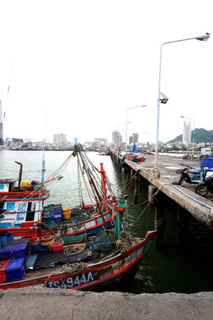 CHONBURI, THAILAND - 14 JULY : Fisherman boat mooringat port near Siracha city on 14 July 2022 in Siracha, Chonburi, Thailandのeditorial素材