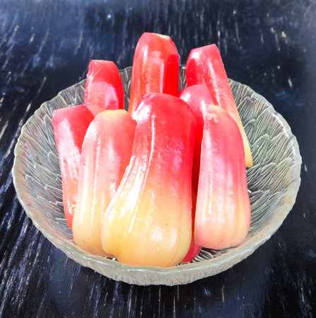 Rose apple sliced in bowl, Fruit ready to eatの写真素材