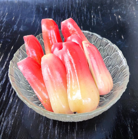 Rose apple sliced in bowl, Fruit ready to eatの写真素材