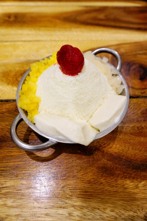 Korea ice dessert, Bingsu with fruit and jellyの写真素材