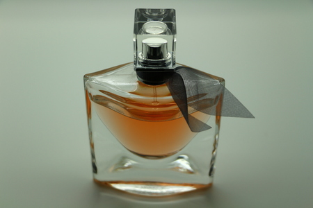 Close-up view of a transparent perfume bottleの写真素材