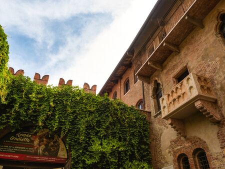 Balcony of Juliet's house in Verona seen from the inner courtyard during the dayのeditorial素材