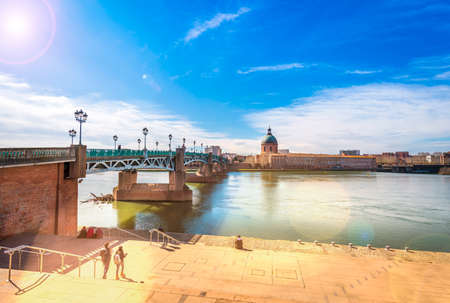 Panoramic of the Garonne in Toulouse and the Saint-Pierre bridge and the Grave, Occitanie in Franceのeditorial素材