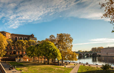 Place de la Daurade and the Garonne river in Toulouse, Haute Garonne, Occitanie, France.の写真素材