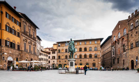 March 01, 2011: Equestrian statue of the Duke of Florence and I Grand Duke of Tuscany Cosimo I de Medici in Piazza della Signoria in Florence in Tuscany, Italyのeditorial素材