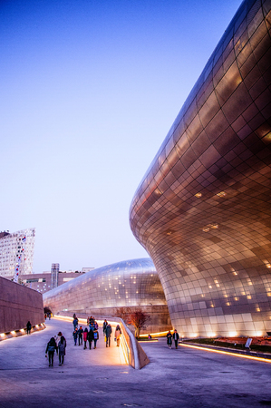 Dongdaemun Design Plaza (DDP)  on 11 Dec 2015, Seoul, South Korea - Famous Landmark was designed by Zaha Hadid and make DDP the largest 3D amorphous structure in the worldのeditorial素材