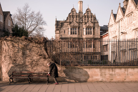 MAR 2, 2011 OXFORD, UK : Tourists and old stone building in Oxford UK.のeditorial素材