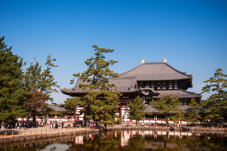 OCT 30, 2011 Nara, Japan : The main hall of of  Todaiji Temple, view from pond infront of the main gate.のeditorial素材