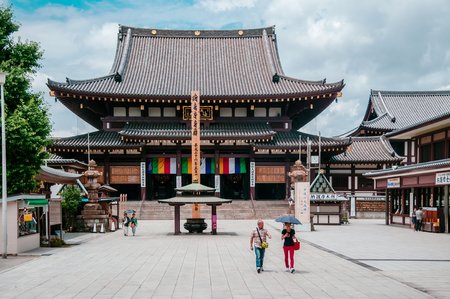 JUNE 27, 2014 - Kawasaki, Japan : Beautiful architecture of Kawasaki Daishi Temple main hall view from main square with tourist.のeditorial素材