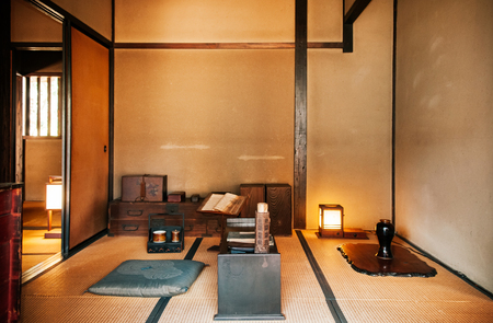 DEC 11, 2012 Chiba, JAPAN - Old vintage Tatami and sliding wall living room in Japanese Samurai house in Sakura city, famous Edo Samurai village near Tokyo.のeditorial素材