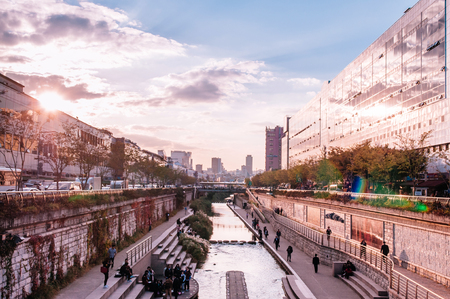 OCT 27, 2013 Seoul, South Korea - Cheonggyecheon canal near Dongdaemun district, area for urban relaxation and famous tourist area.のeditorial素材