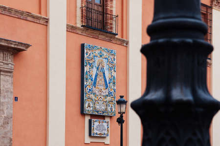 Oct 30, 2012 Valencia, Spain - Tiles fresco art exterior wall at Basilica de la Mare de Deu dels Desamparats or Basilica of Our Lady of the Forsaken. Created by Palominoのeditorial素材