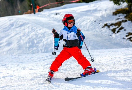 GERARDMER, FRANCE - FEB 16 - French kid form ski school groups during the annual winter school holiday on Feb 16, 2015 in Gerardmer, France.のeditorial素材