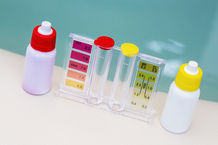 Jacuzzi spa pool maintenance test, Ph chlorine and bromide levels