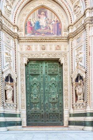 Cattedrale di Santa Maria del Fiore portalの写真素材