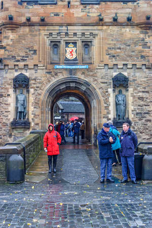 Entrances to Edinburgh castle with visitorsのeditorial素材