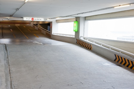 ramp lane to upper and lower floor in car parking lotのeditorial素材