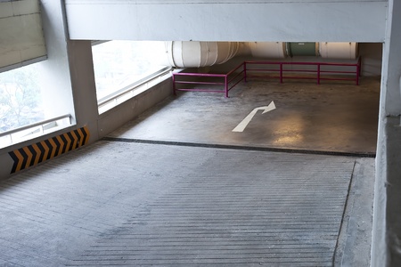 ramp lane from upper floor to lower floor in car parking lotのeditorial素材