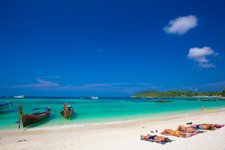 peopel relexing on Bundhaya beach の写真素材
