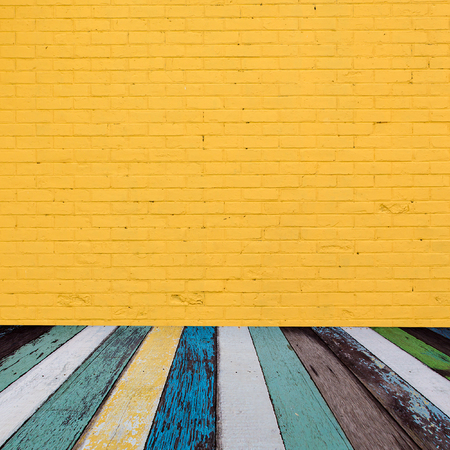 room interior with yellow brick wall  backgroundの写真素材