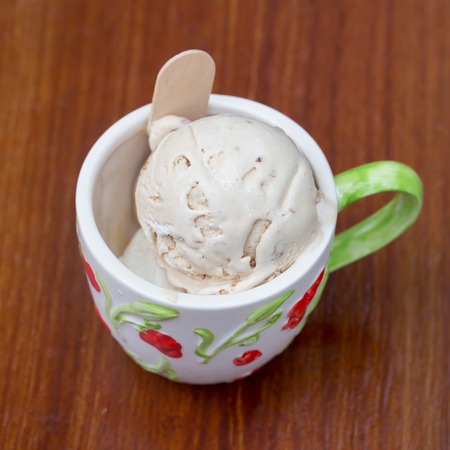 ice cream  in cup on tableの写真素材