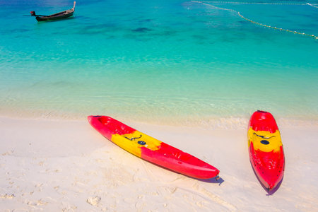 silhouette two people selfie  a pictureの写真素材