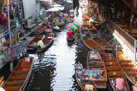 Damnoen Saduak Floating Market, Thailand:- May 18, 2019 :- This is a floating Market in Thailand and take a boat then have a great tour at Floating Market Damnoen Saduak, Thailandのeditorial素材