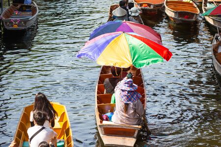 Damnoen Saduak Floating Market, Thailand:- May 18, 2019 :- This is a floating Market in Thailand and take a boat then have a great tour at Floating Market Damnoen Saduak, Thailandのeditorial素材