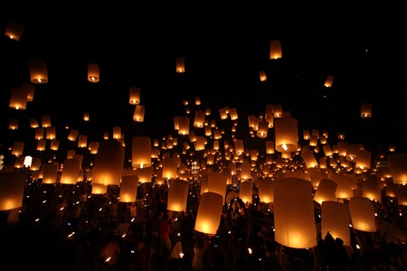 Thai traditional Newyear balloon lantern at night のeditorial素材