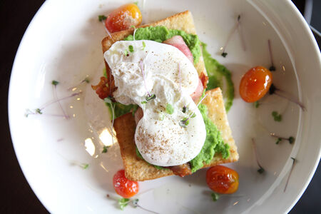 peas poached eggs