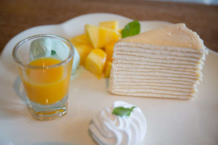 mango mousse cakeの写真素材