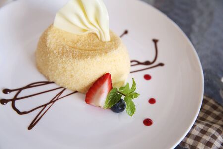 cheese cake with fruits