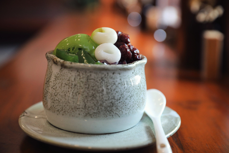 Japanese dessert Anmitsu green tea ice cream red bean and mojiの写真素材