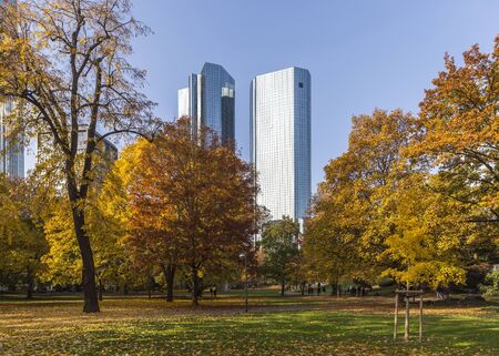 Beautiful city park in Frankfurt at autumnのeditorial素材