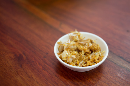 Braised leeks fried garlic in white dish