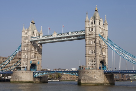 View of the London bridge over the Thamesのeditorial素材