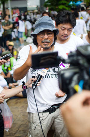 BANGKOK, THAILAND - SEPTEMBER 22   Mr  Sasin Chalermlap answer question for against the construction of a dam in Mae Wong National Park on 22 September 2013 at Bangkok Art and Culture Centre, Thailandのeditorial素材