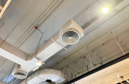 Ceiling mounted cassette type air conditioner