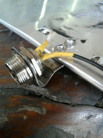 Power conector with wireの素材
