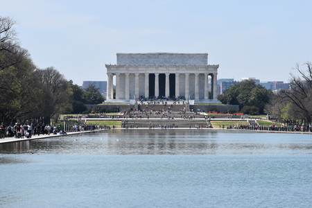 Famous Lincoln Memorial on the Lincoln Memorial Reflecting Pool in USAのeditorial素材
