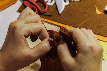 Souvenirs from natural materials with your child with your own hands. Teaching making crafts from...