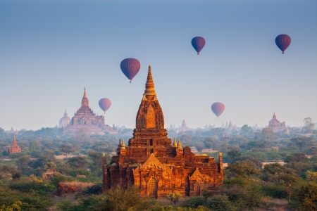 temples in Bagan, Myanmarの写真素材
