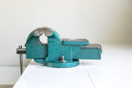 Bench clamps are an important tool in engineering and industrial design.
